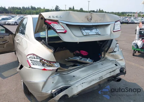 2010 Mercedes-Benz E 350 из США, поврежденный, VIN WDDHF5GB7AA049753